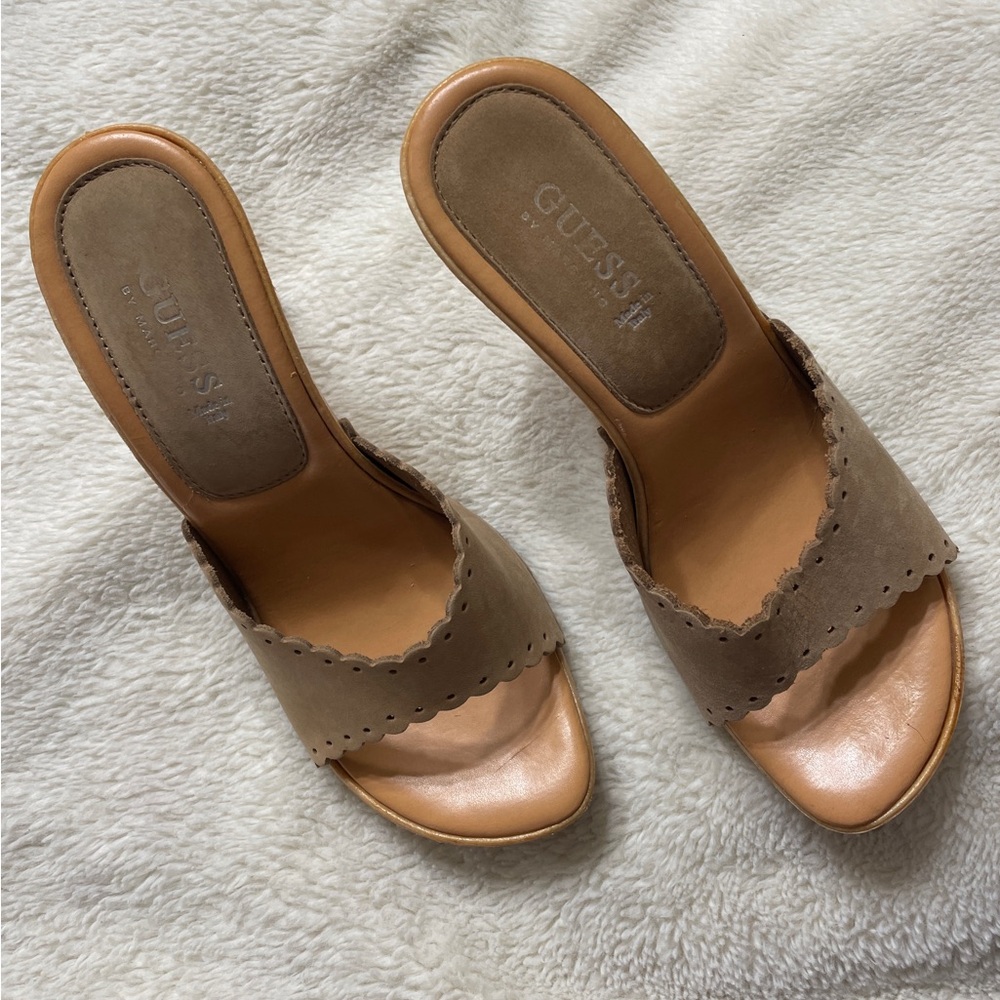 EUC Women's GUESS Light Tan Sandals - Picture 2 of 6